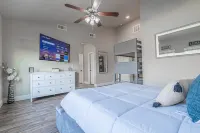 12-Bed home w/ Pool&Hot tub near Sequoia National Park Hotels in Tulare