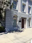 Spacious living in Historic Georgetown with shops, dining, museums steps away!