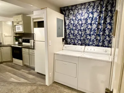 Cozy Studio minutes from Flathead Lake