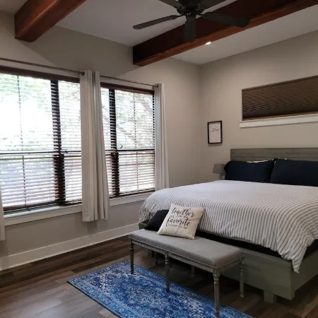Serenity at the Wooded Bliss Cabin of Lake Travis