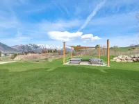 SUMMER ALERT - Steps to Hot Tub - Family friendly