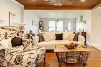 Railway Retreat Station Stay- Sleeps 9 Fifa World Cup 30 mi Away