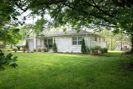 Charming Rancher, Close to Everything! Отели рядом с достопримечательностью «Kum & Go»