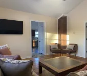 Relax at Cozy Oaks Cottage