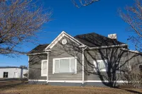 Launch your Colorado adventures – Historic Downtown convenience 그랜드정션 호텔