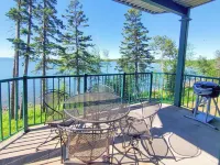 Lakefront Condo: Pool, Hot Tub, Sauna, Fireplaces, Deck
