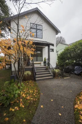 Restful, Convenient Getaway Near Downtown and Seattle’s Largest Park ウエストポイント・ライトハウス周辺のホテル
