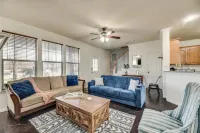 Spacious Farmhouse  Townhome*Walk to AT&T Stadium*