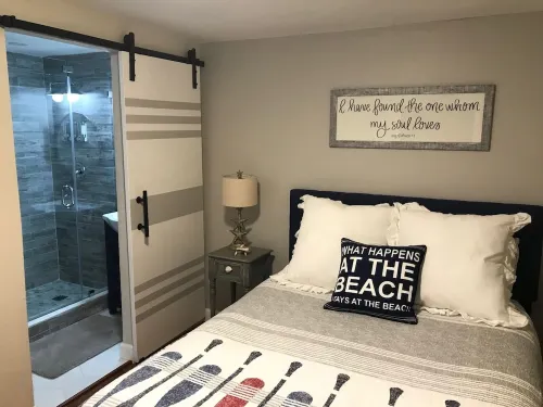 Waterfront Cottage at Tavernier, Florida Keys