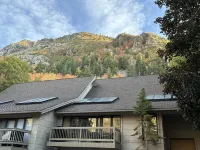 Spacious mountain retreat nestled in Little Cottonwood Canyon - Alta/Snowbird