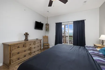 Beautiful Spacious 1 Bedroom Condo in Branson by Table Rock Lake