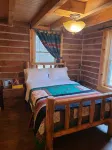 Cozy 2-bedroom country side cabin. Minutes from Patoka Lake. Pet friendly.