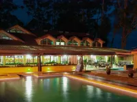 Highlander Hotel & Apartments - Pools