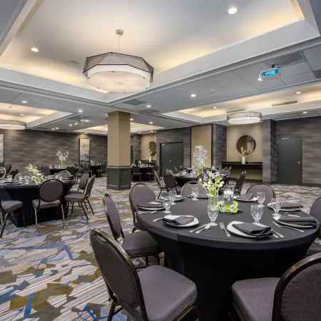 DoubleTree by Hilton Raleigh Midtown