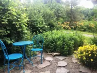 Farmhouse Gem with Gardens, Waterfalls and Orchards Hotels in Newfield