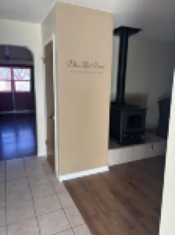 Spacious 5-bedroom house with A/C near a couple of national parks