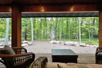 Stylish Signature Lodge, nestled in the Forest, with Teal Lake views