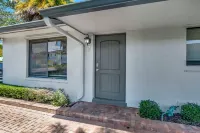 Spacious and Bright 2bed, washer/dryer, back yard