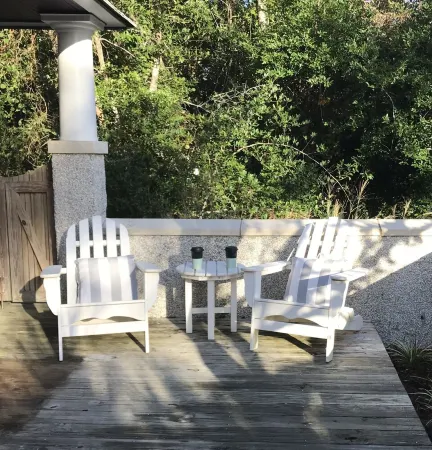 Quaint Bald Head Island Cottage close to East Beach with access to BHI Club