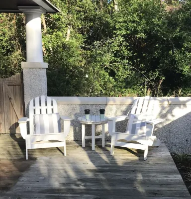 Quaint Bald Head Island Cottage close to East Beach with access to BHI Club - 4성급