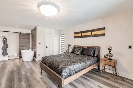 HEATED POOL WATERFRONT GULF ACCESS 4BR 3.5BA LUXURY FLORIDA HOME NEAR BEACH 🐬