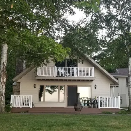 Holiday Lodge on Green Bay