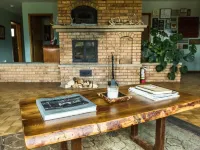 Beautiful home located in the heart of Paradise Valley Hotels in Emigrant