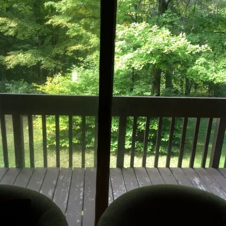 Ski right to your newly remodled great condo, enjoy woodburning fireplace & SAVE