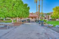 Lake View Condo with Pool/Boat Parking!