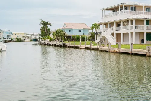 Stunning & Welcoming Pool Home on Canal