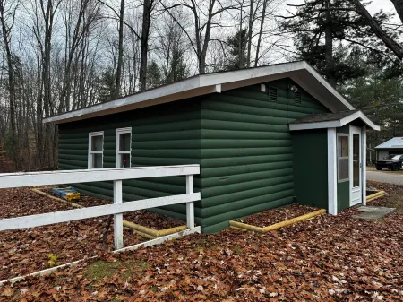 Cozy Heart Lake Cabin Gaylord MI