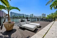 Miami Beach Waterfront Mansion, Pool, Ping Pong, Grill, Guest House, Gated