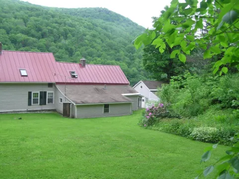 5/2 Old Farmhome-Beautiful Valley Views-Near Skiing-Sugarbush