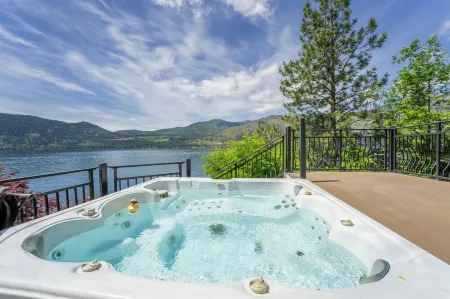 Amazing Ultra Luxury Tuscany Style Lakefront Villa, Two Primaries with En Suites