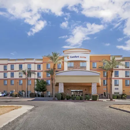 Comfort Suites Glendale - State Farm Stadium Area