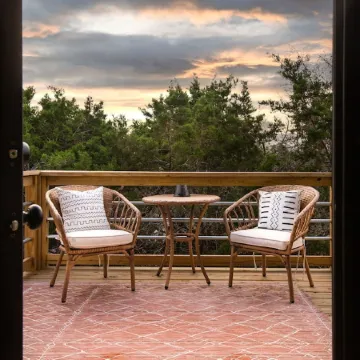 Couple's 2nd Story Lake House Retreat! - Pet Friendly, SUP Boards + Kayaks -