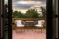 Couple's 2nd Story Lake House Retreat! - Pet Friendly, SUP Boards + Kayaks -