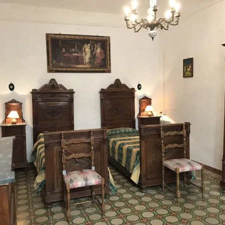 Spacious House Between Siena e Firenze with Private Swimming Pool, A/C and Wi-Fi