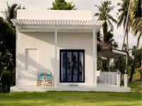 Laemsing Whitehouse Resort Hotels in Laem Sing