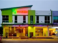 Eight Days Boutique Hotel - Impian Emas