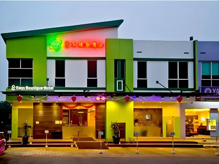 Eight Days Boutique Hotel - Impian Emas