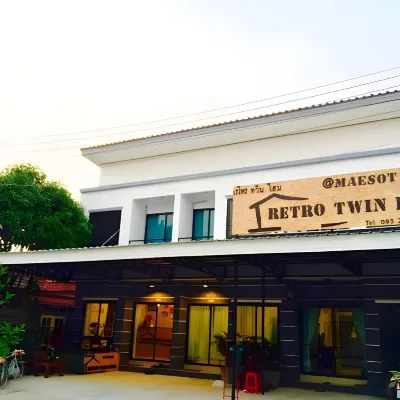 Retro Twin Home @Maesot Hotel dekat Phrathat Pha Daeng Pagoda