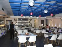 Hotel Keshari Palace Отели рядом с достопримечательностью «Храм Дурга»