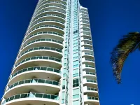 Pacific Views Resort Hotels in Main Beach