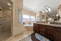 GOLF HUB MANSION 16 bed & 6 Bath 6,000 sq ft within 5 minutes of 7 Golf Courses