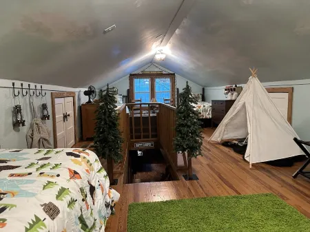 Tranquility  abounds Отели рядом с достопримечательностью «Fred W. Symmes Chapel»