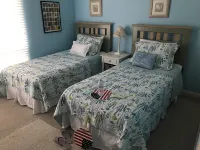 Sea Colony, Walk to Beach & Tennis--Beautiful, Sparkling Clean Getaway!