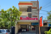 RedDoorz Syariah Near Airlangga University Campus B Hotels in Gubeng