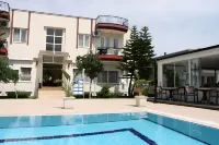 Minta Apart Hotel - Pools