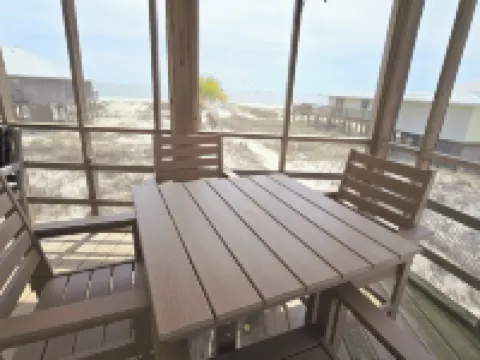 Screened in Porch 5 Br/4.5 Bath - Sleeps 14-18 w/Beach Gear, Cargo Lift